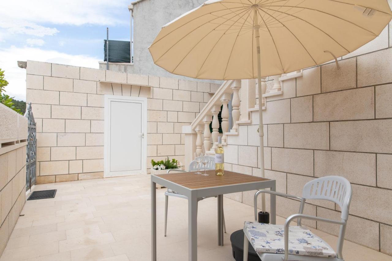 Apartman Ruzica Pucisca Exterior photo