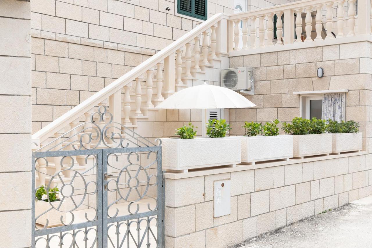 Apartman Ruzica Pucisca Exterior photo